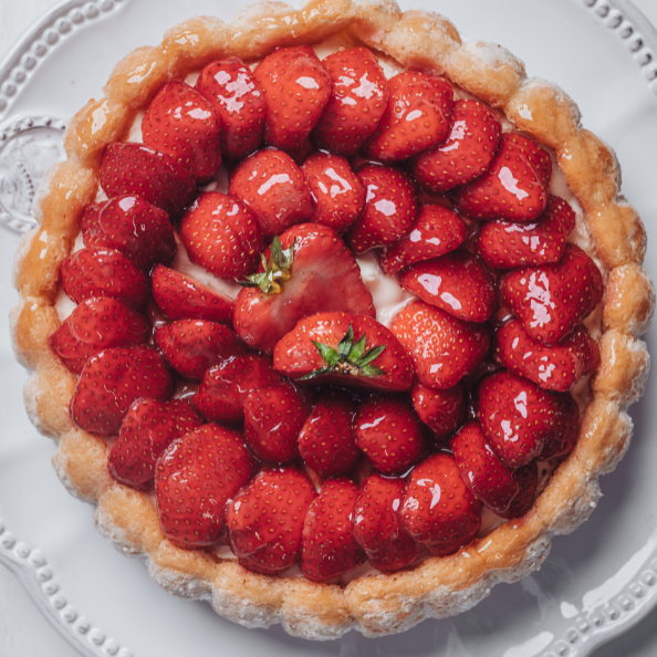 Charlotte aux fraises & touche hibiscus-framboise-grenade